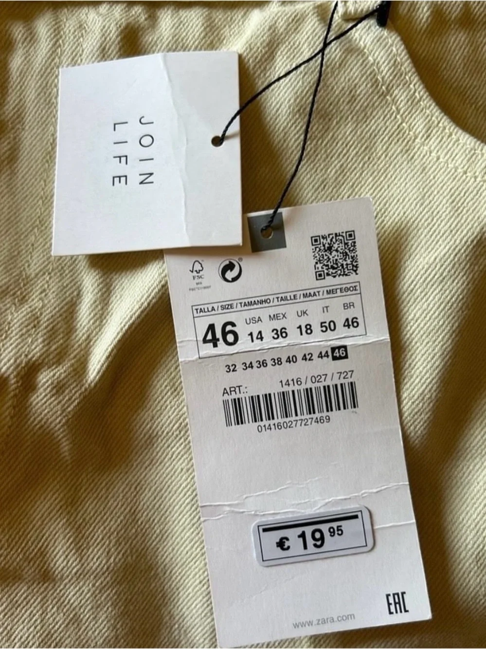 ZARA mid rise relaxed Cream Frayed-Hem Denim Short